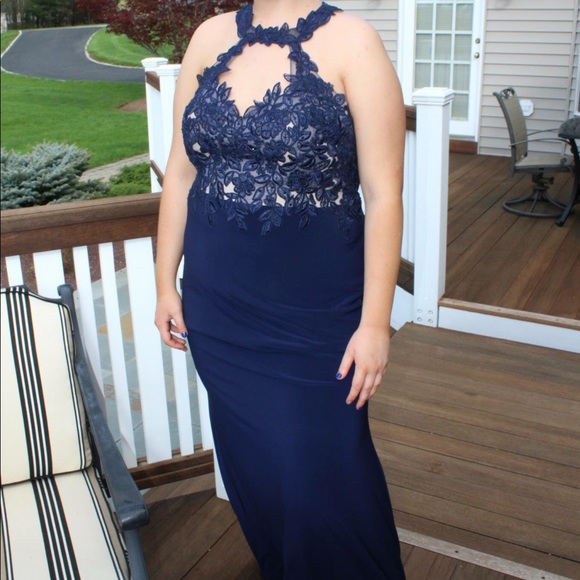 Faviana prom dress - Picture 6 of 6